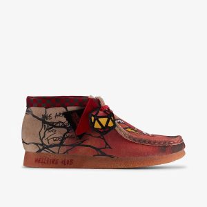 Kids Stranger Things Wallabee™ Boot Sand/Dark Interest Shoes| Clarks